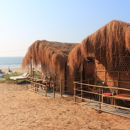 Huts On Arambol Beach エクステリア 写真